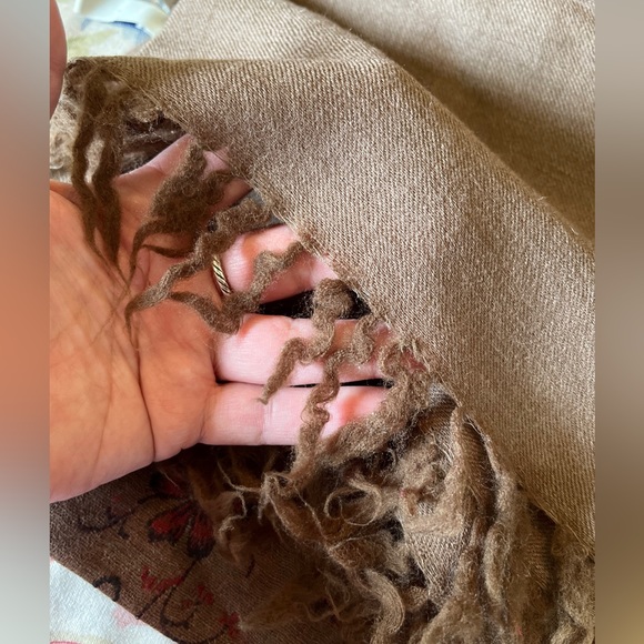 Vintage LORD & TAYLOR Extra Large 40"Wx82"L Wool Wrap Scarf Floral  Quiet Luxury - Picture 14 of 16